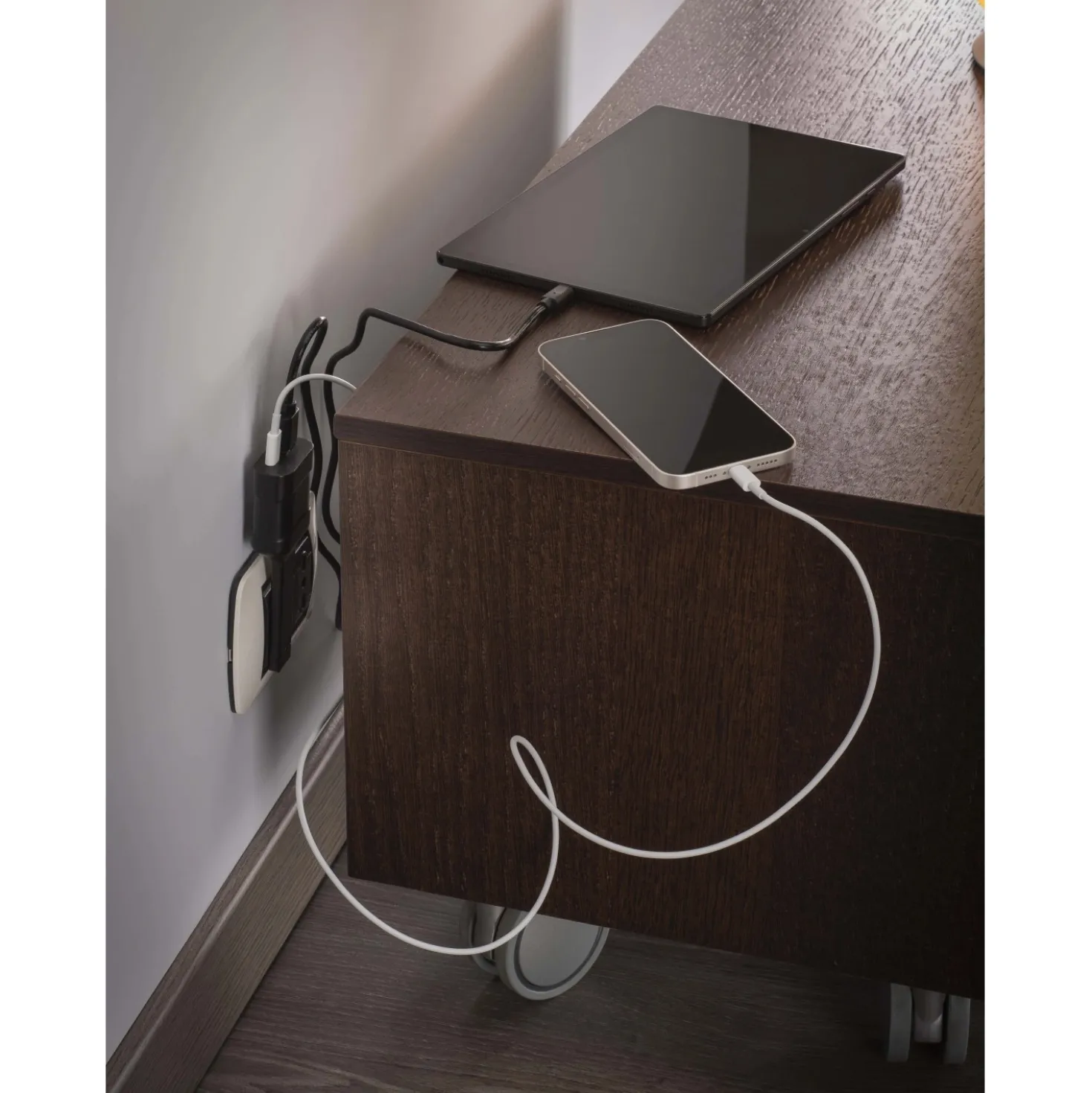 Adattatore flat USB con spina 10A nero