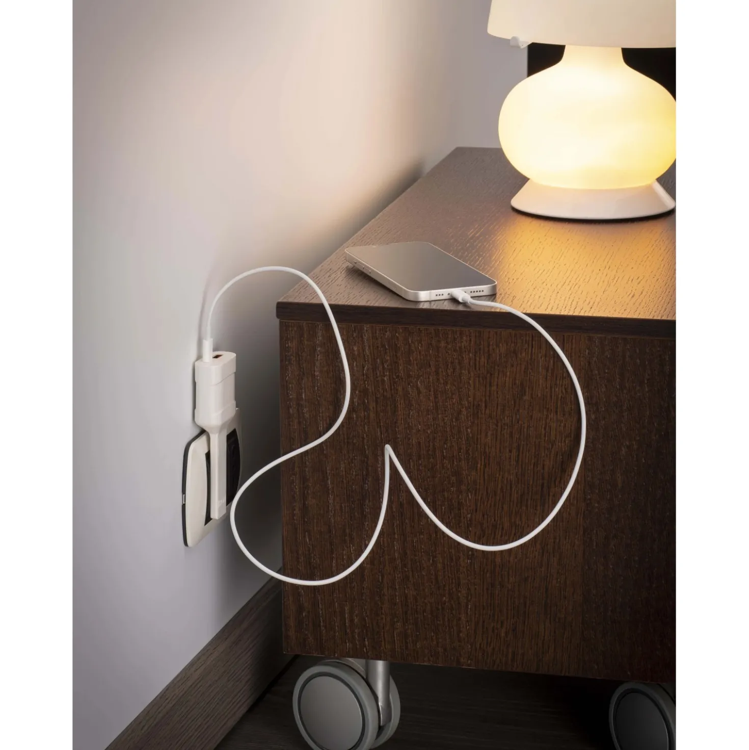 Adattatore flat USB con spina 10A bianco