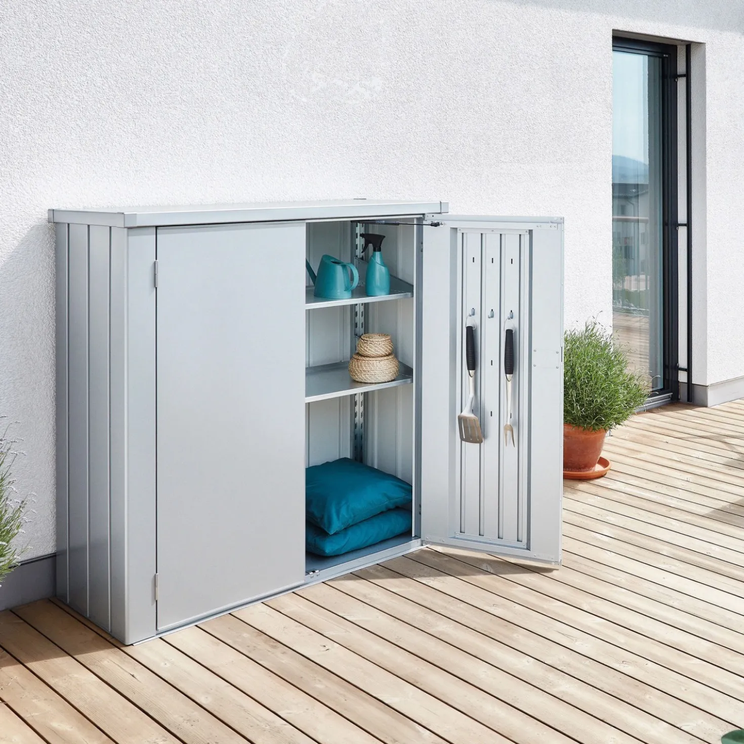 Armadio da esterno Biohort Romeo 140x132x87 cm argento