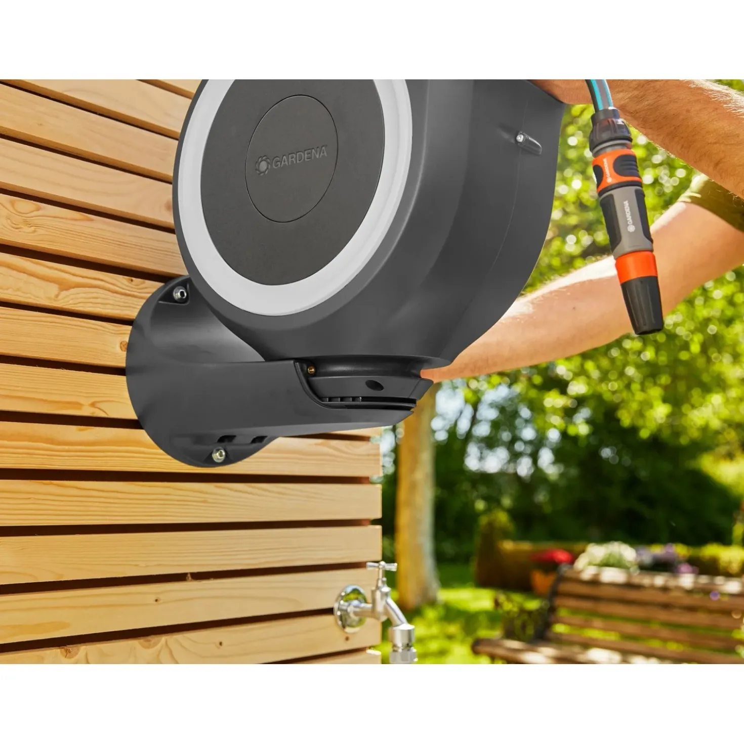 Avvolgitubo da parete automatico Rollup S Gardena tubo da 15 m Ø 11 mm