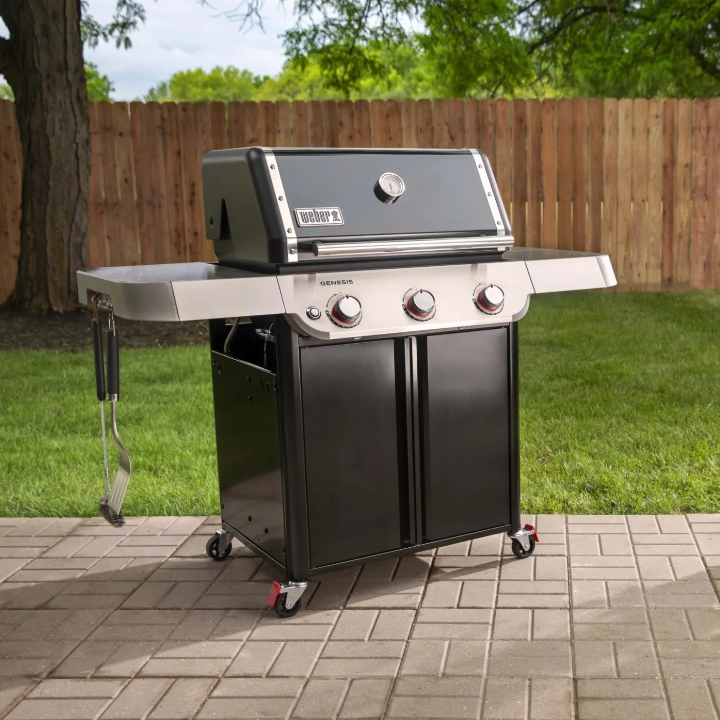 Barbecue a gas Weber Genesis E-315 3 bruciatori nero con ripiano laterale