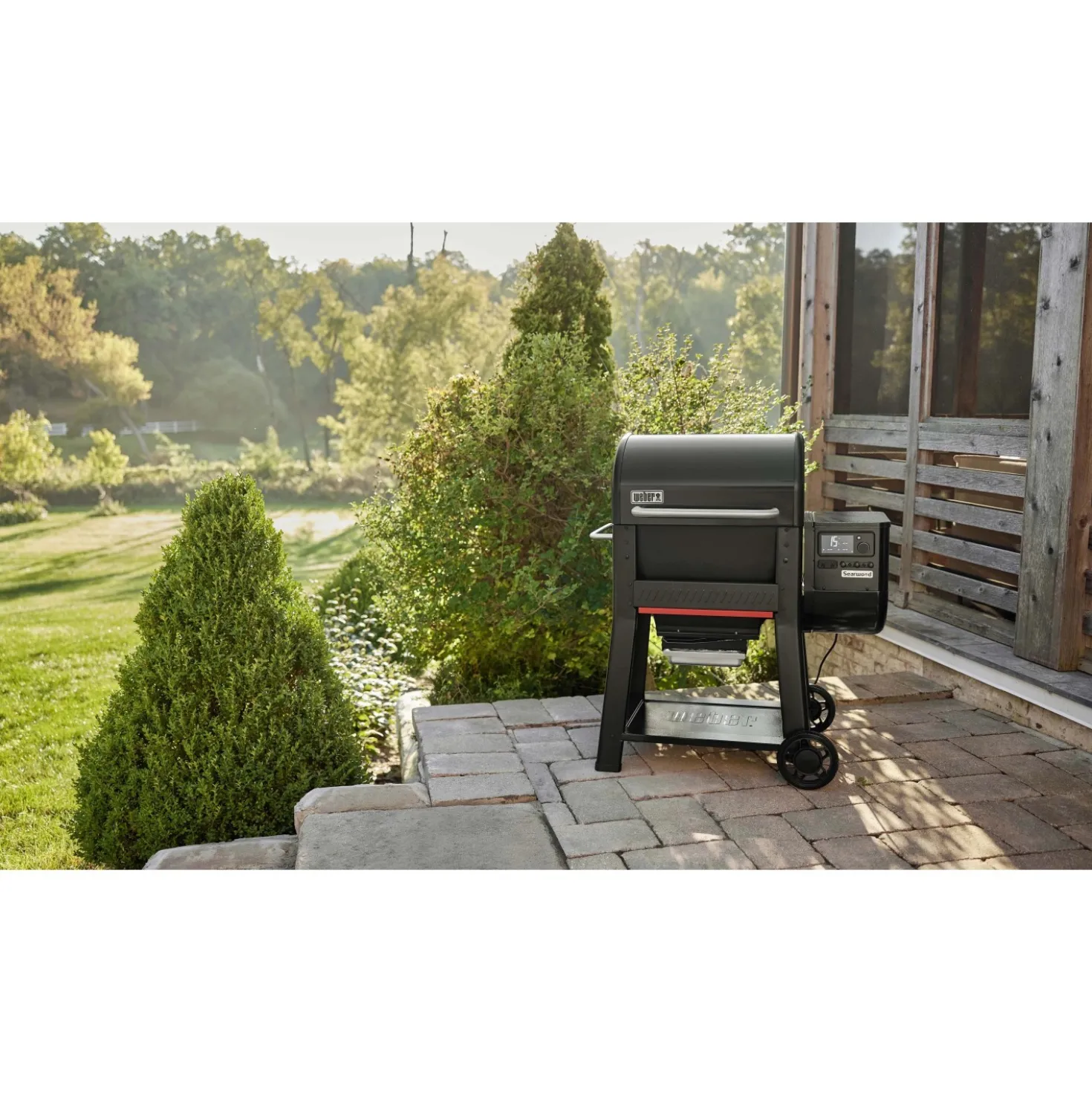 Barbecue a pellet Weber Searwood Nero con coperchio