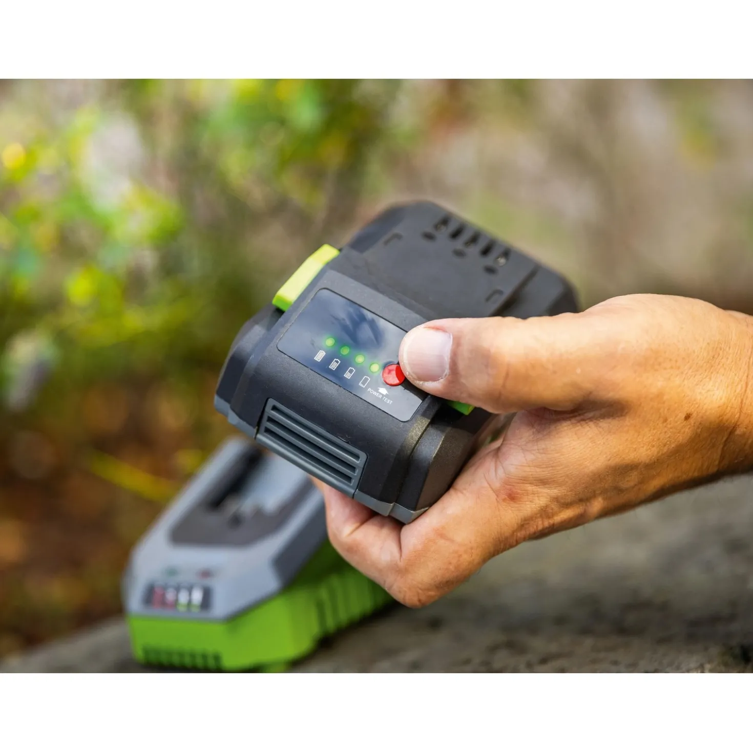 Batteria e Caricabatteria LUX-TOOLS 1 PowerSystem AK 20 V 4 Ah