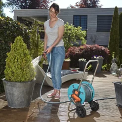 Carrello avvolgitubo Gardena AquaRoll S con tubo lancia e raccorderia