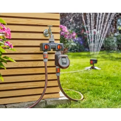 Distributore a 2 vie Gardena per rubinetti da 33.3 mm (G1") e 26,5 mm (G3/4")