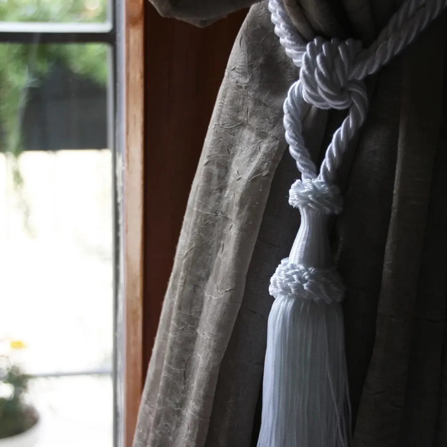 Embrasse Classica media in rayon grigio perla