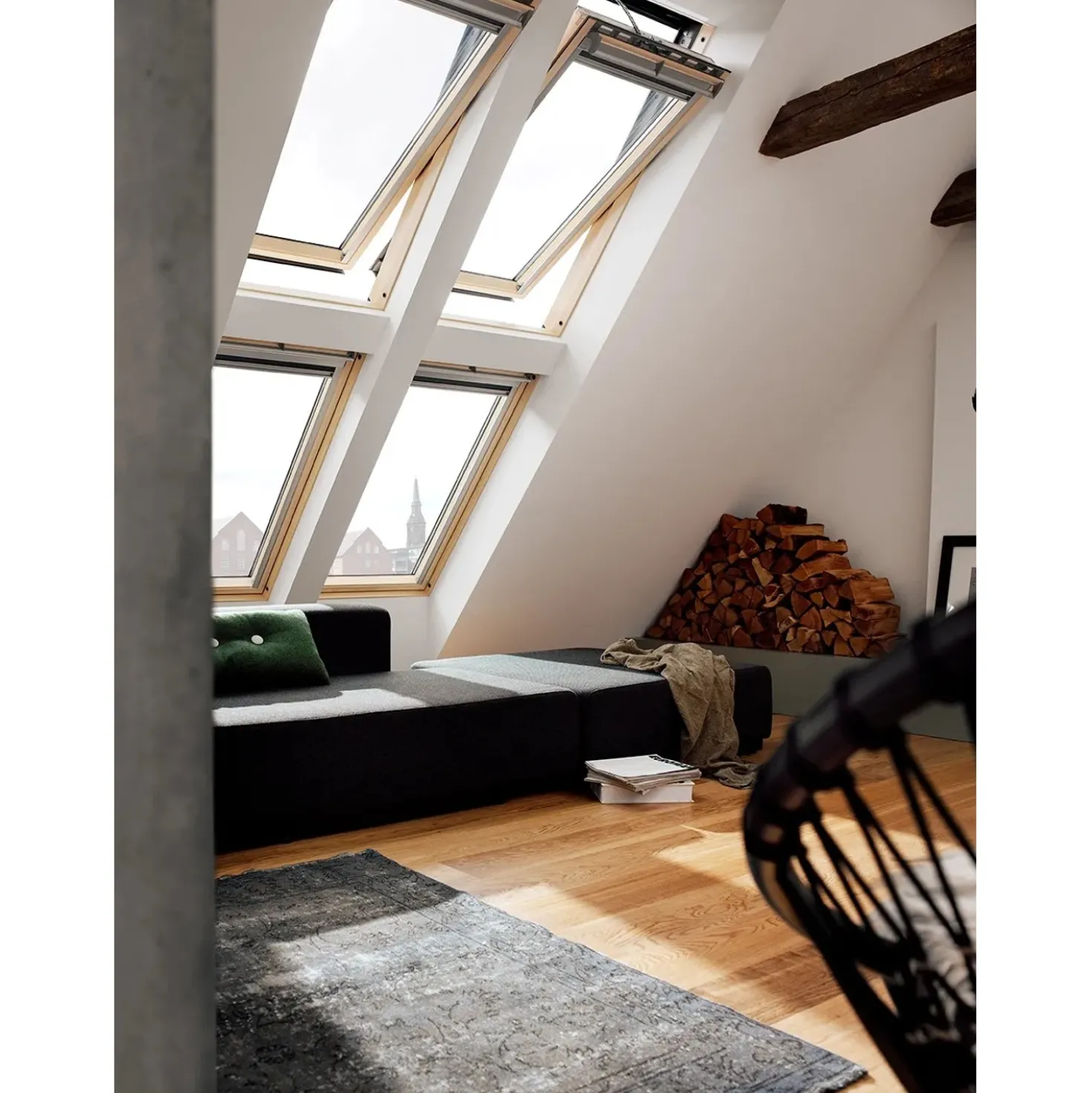 Finestra elettrica Velux GGL con vetro trasparente laccata Thermo Alu, 118x66 cm