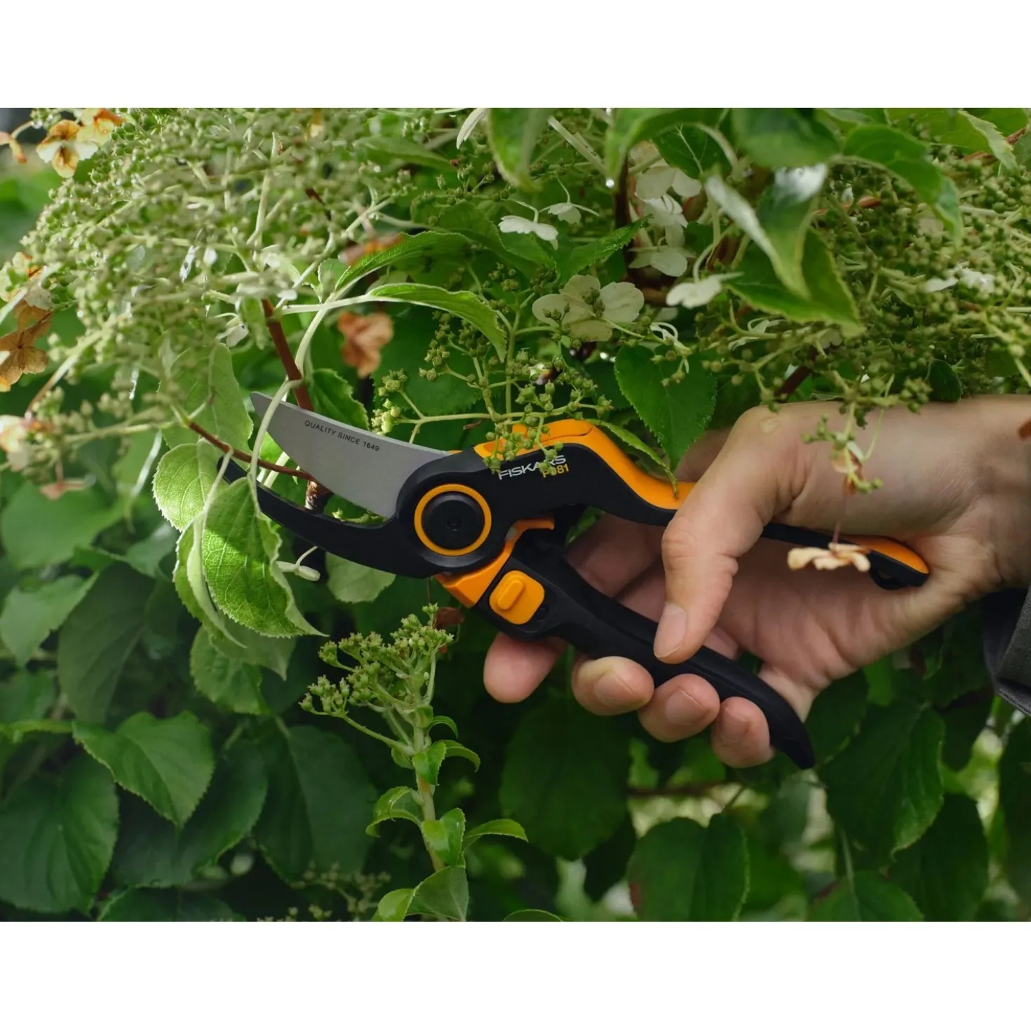 Forbici giardino Fiskars X-Series DualAction Bypass P981 taglio 26 mm