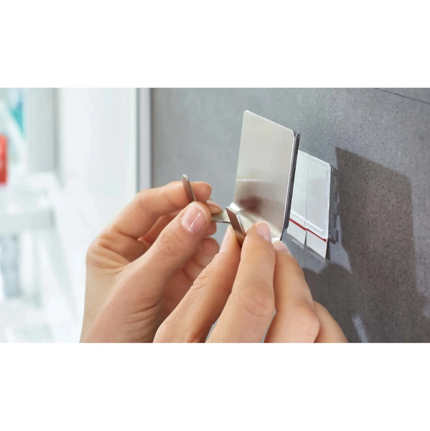 Gancio autoadesivo doppio in metallo Tesa Powerstrips® Zoom Waterproof