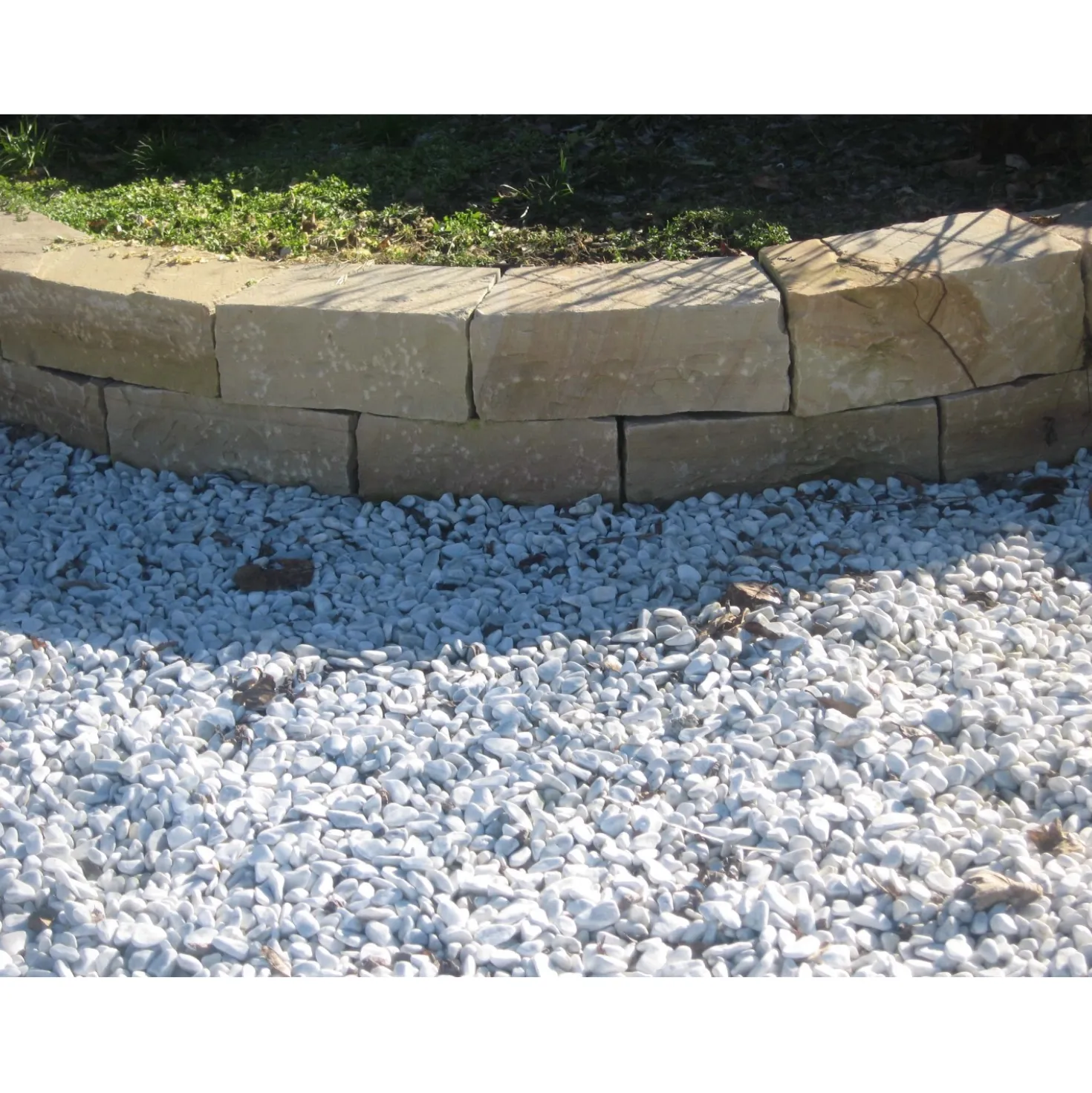 Granulato bianco Carrara 22-30 mm 25 kg