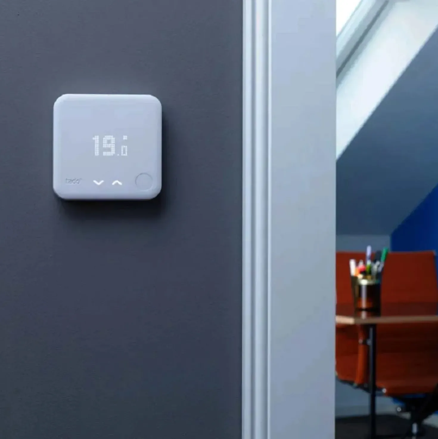 Kit di base termostato Smart Home Tado v3+ con supporto decorativo