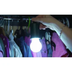 Lampadina LED appendibile Pull light a batterie verde