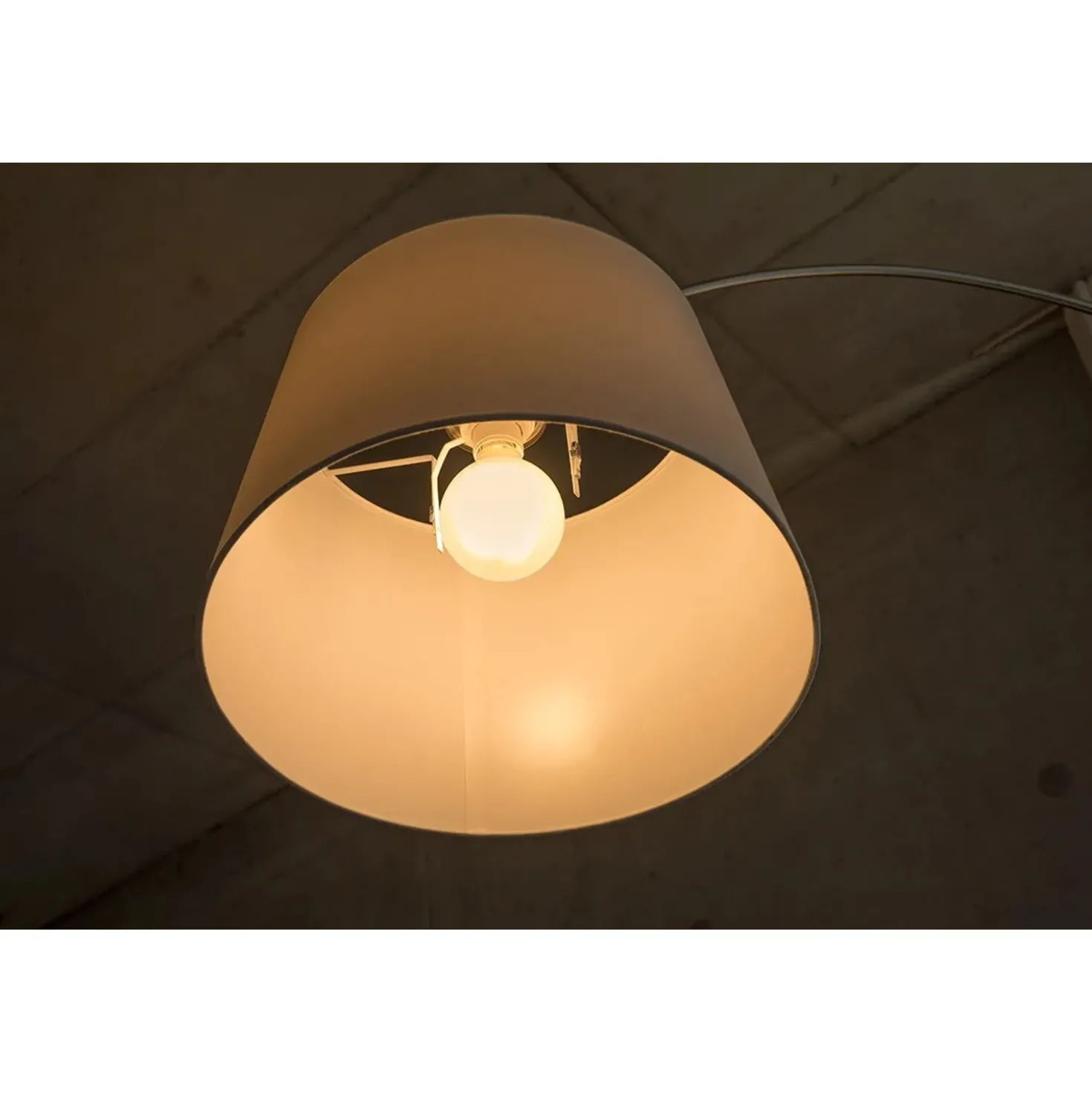 Lampadina LED E27 a globo smerigliata Osram 1521 lm bianco caldo