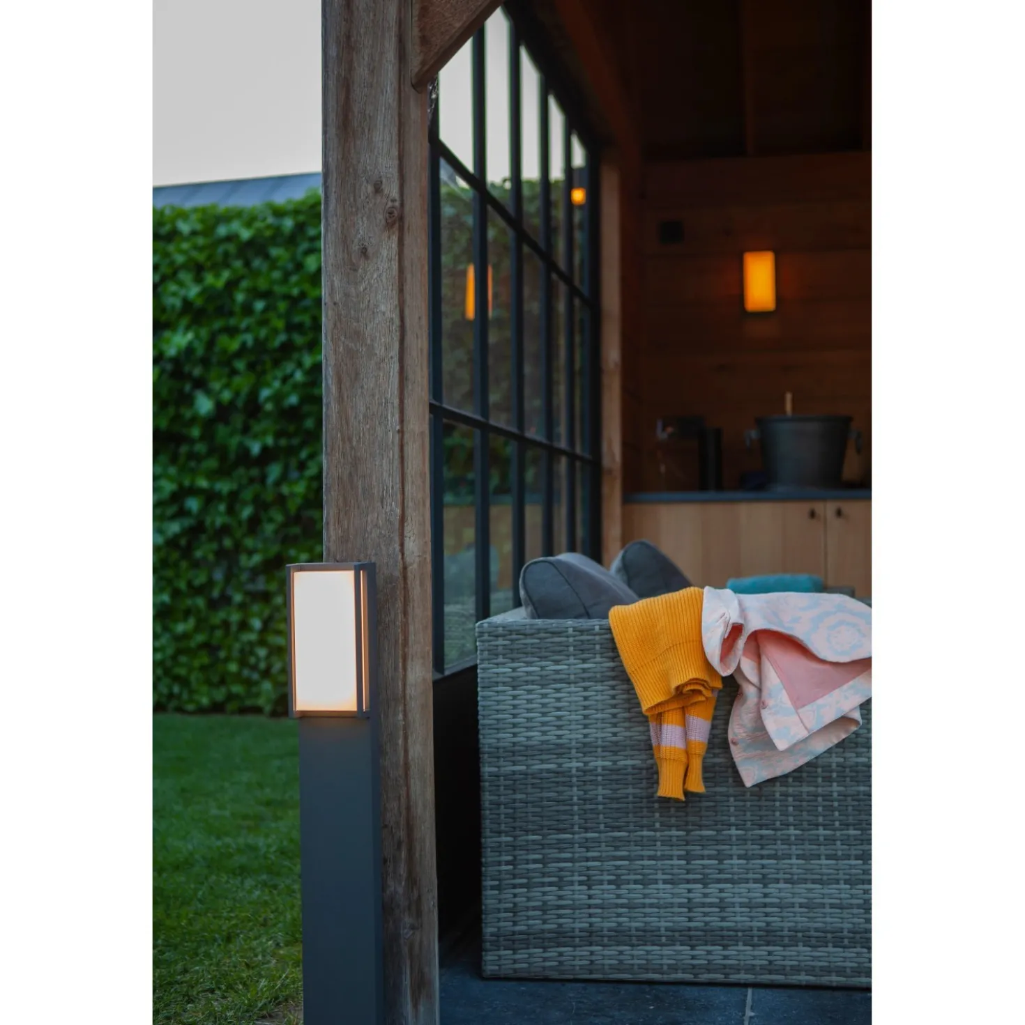 Lampione da giardino LED Qubo Smart Home 16 W 1000 lm RGB antracite