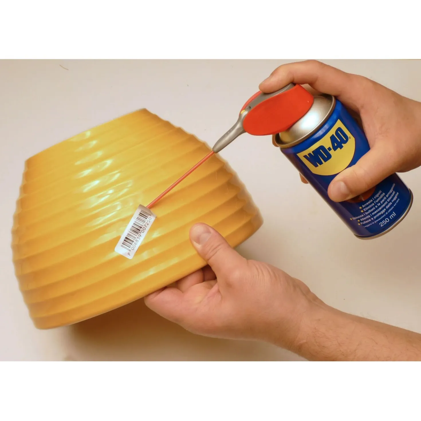 Lubrificante spray Wd 40 multiuso con beccuccio professionale 290 ml