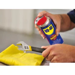 Lubrificante spray Wd 40 multiuso con beccuccio professionale 290 ml