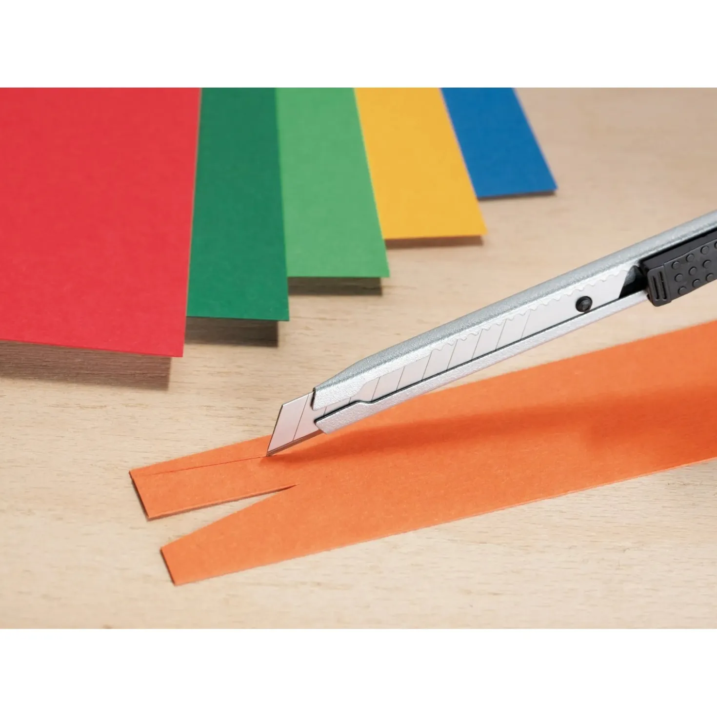 LUX-TOOLS Cutter LUX-TOOLS scocca in metallo 9 mm