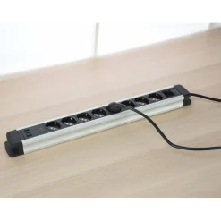 Multipresa Alu, 8 prese P40, 2USB-A, USB-C PD20W, H05VV-F 3G1, 2m. Nero