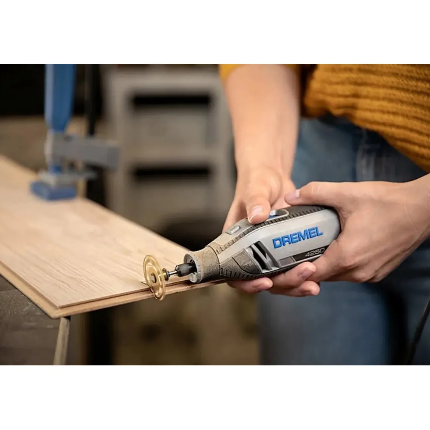 Multiutensile Dremel 4250-35 softbag set