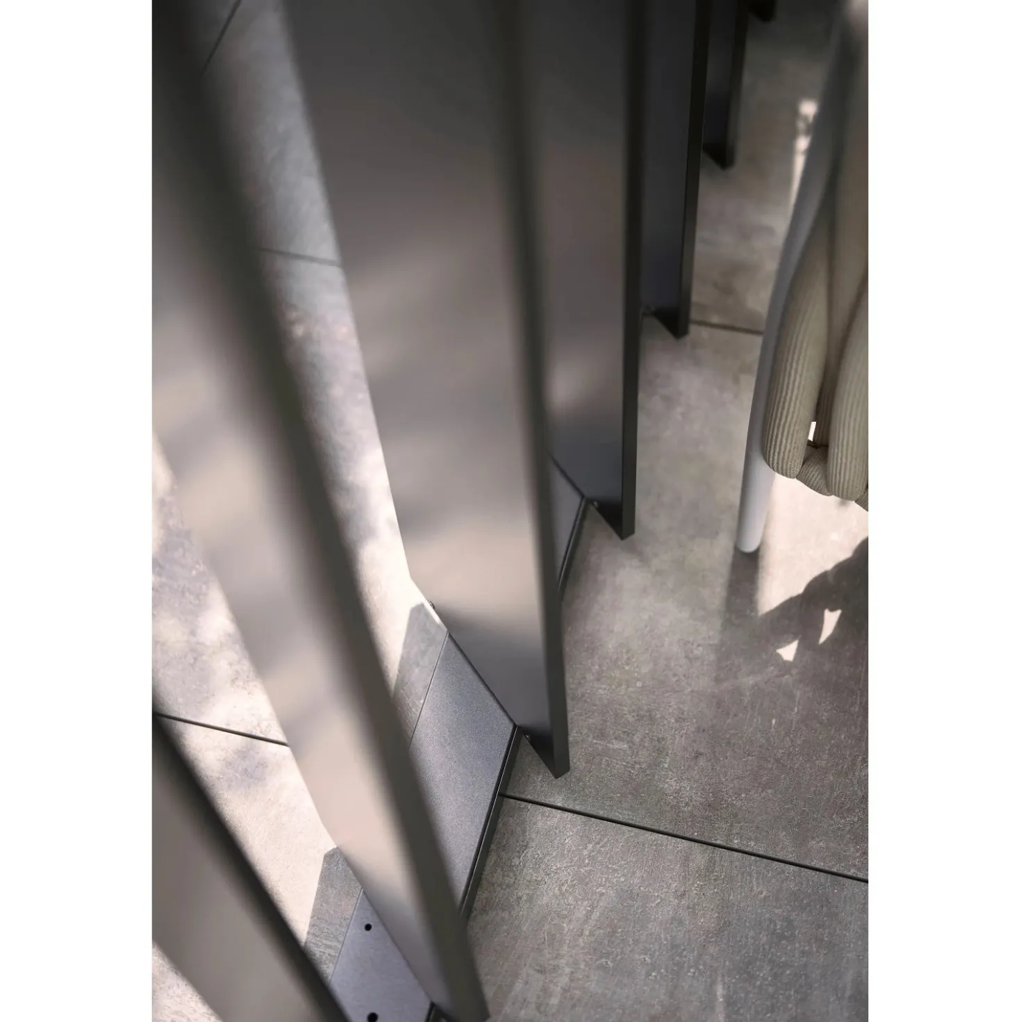Parete laterale per Pergola Biohort a lamelle grigio scuro met 245x234 cm