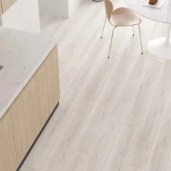 Pavimento SPC Orchid Oak grigio chiaro sp 4+1 mm 128x19,2 cm