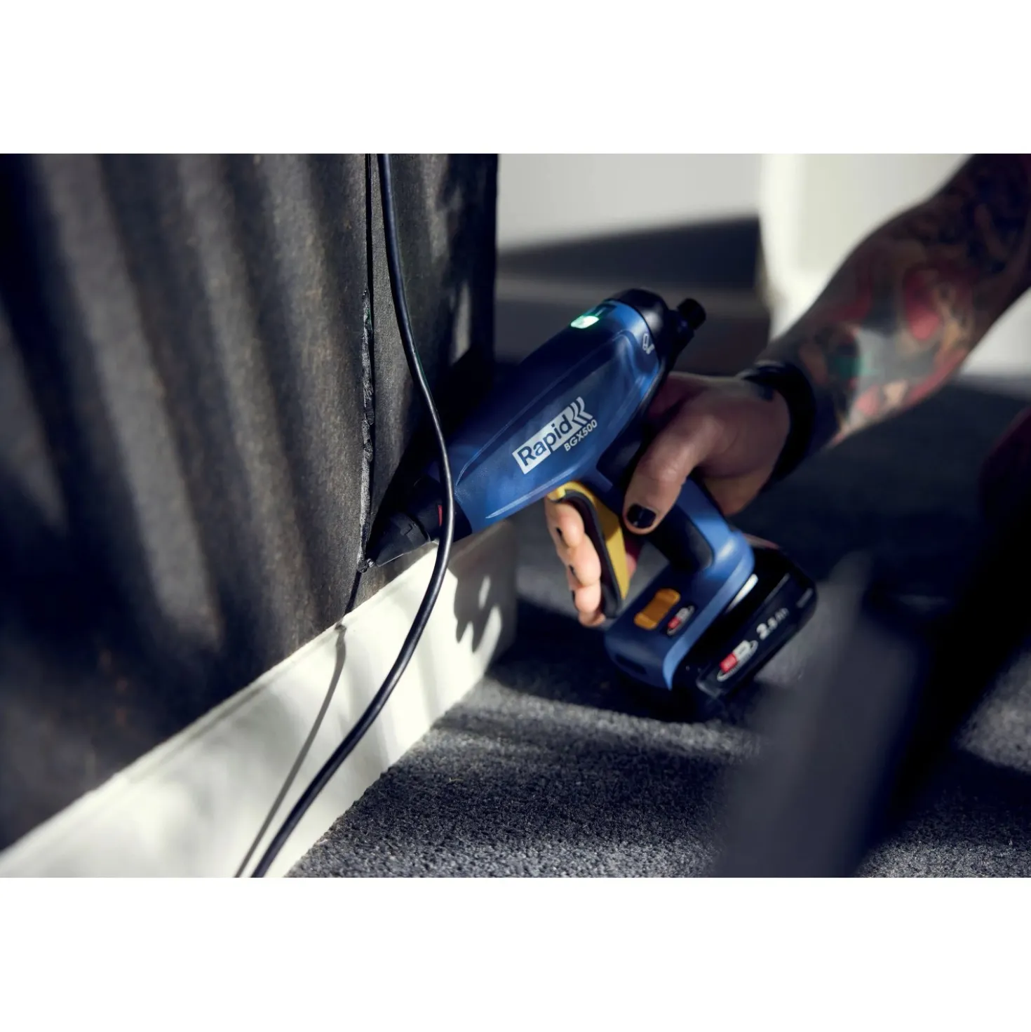 Pistola incollatrice a caldo a batteria Rapid BGX500 18 V con batteria