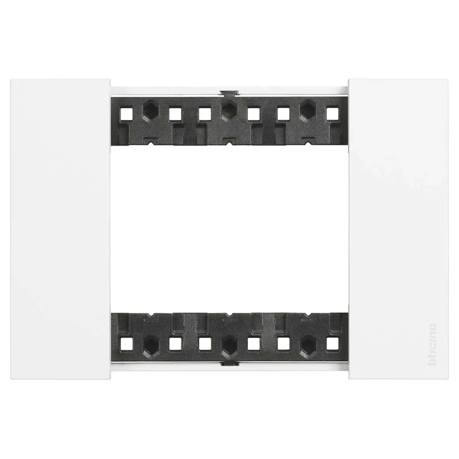Placca 3 moduli in Tecnopolimero Bticino KA4803KW Living Now colore Bianco