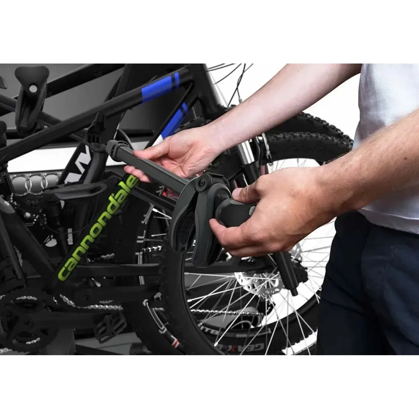 Portabici da gancio traino VeloSpace XT 3 bici 13 poli nero