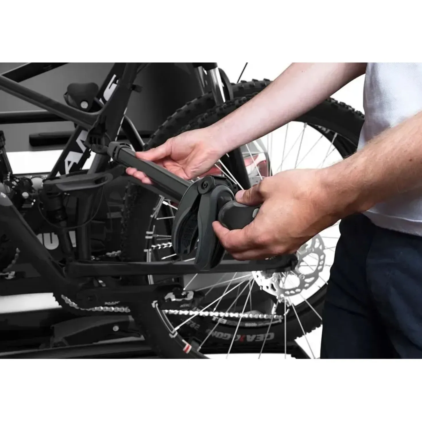 Portabici da gancio traino VeloSpace XT 2 bici 13 poli nero