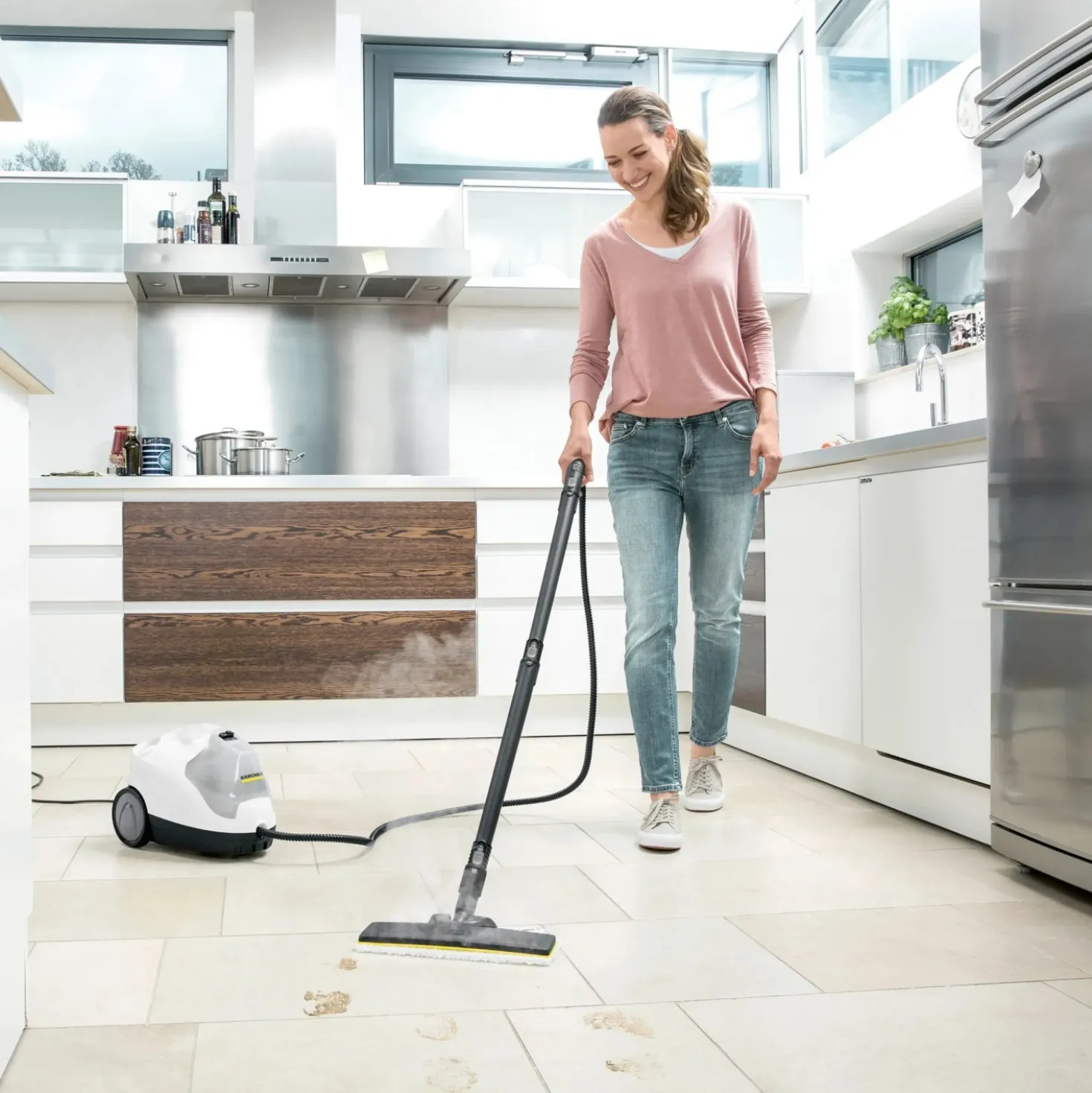 Pulitore a vapore Kärcher SC 4 EasyFix 2000W bianco e nero