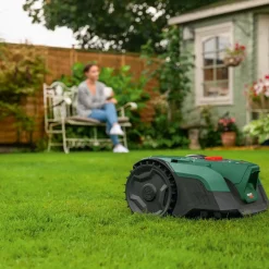 Robot tagliaerba Bosch VisiMow 18V 100 m² con batteria e caricabatteria inclusi