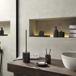 Scopino bagno Brenda in resina nero matt