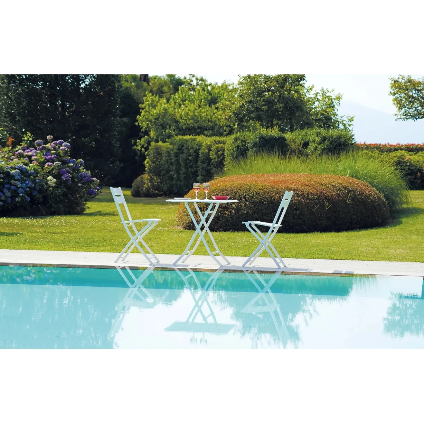 Sedia da giardino pieghevole in alluminio bianca