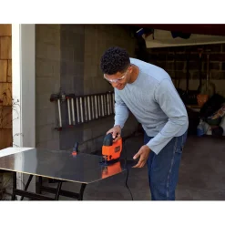 Seghetto alternativo Stanley Black+Decker 70 mm 520 W