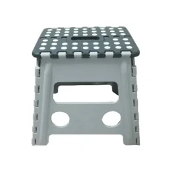 Sgabello pieghevole in polipropilene H 32 cm p. max 150 kg