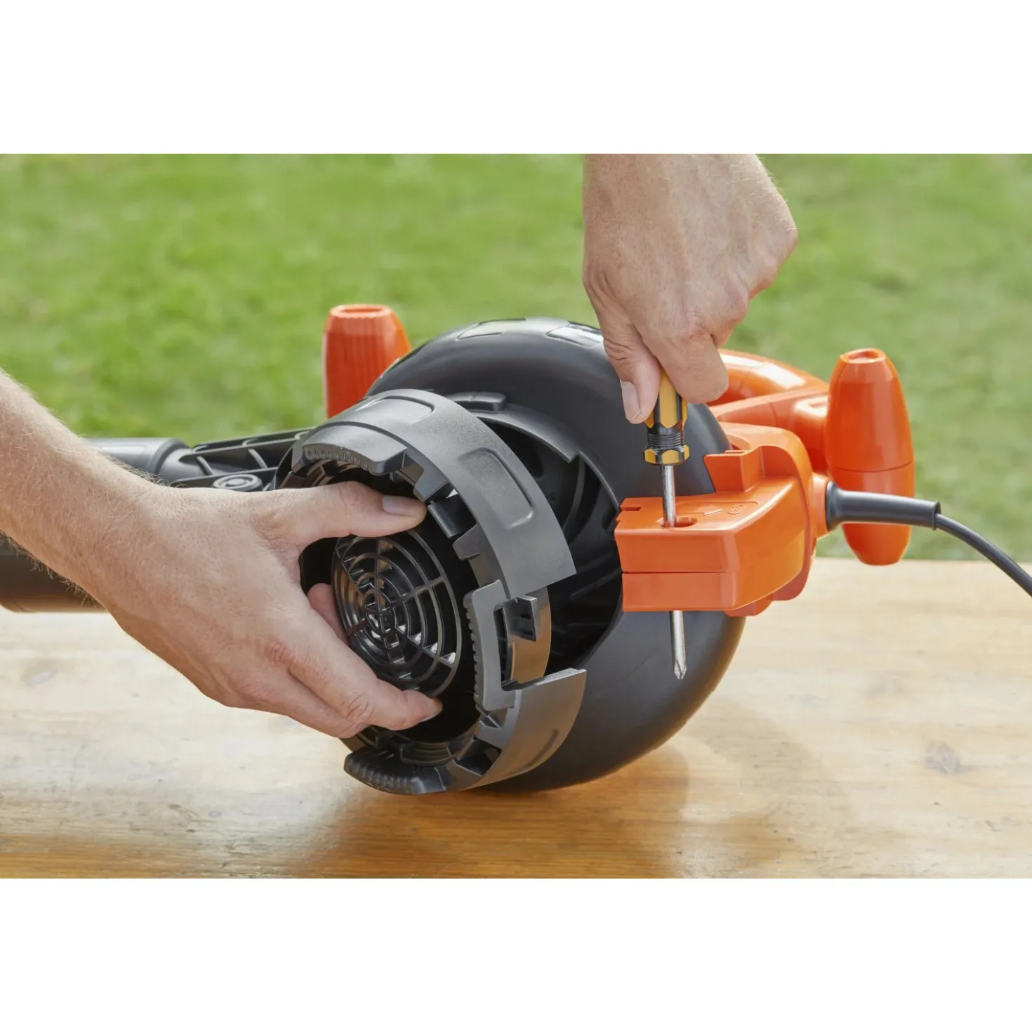 Soffiatore aspiratore trituratore elettrico Black+Decker BEBLV260-Q 2600 W
