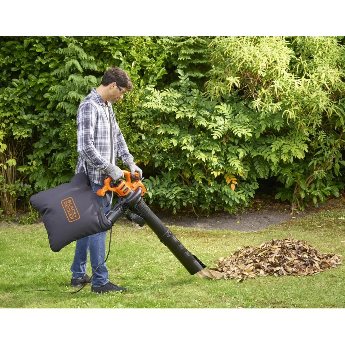 Soffiatore aspiratore trituratore elettrico Black+Decker BEBLV260-Q 2600 W