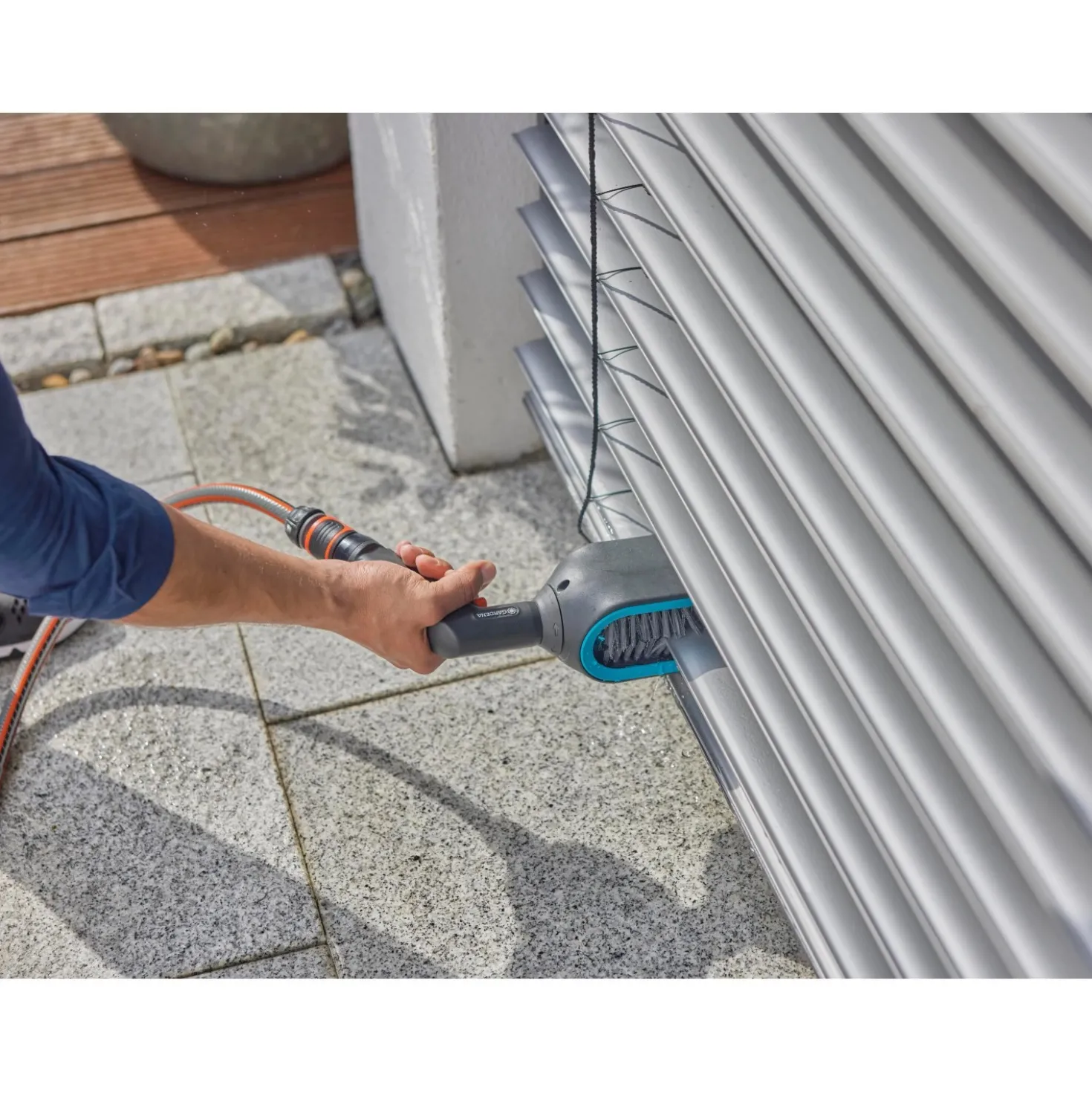 Spazzola per veneziane Gardena Cleansystem con presa acqua grigio-turchese