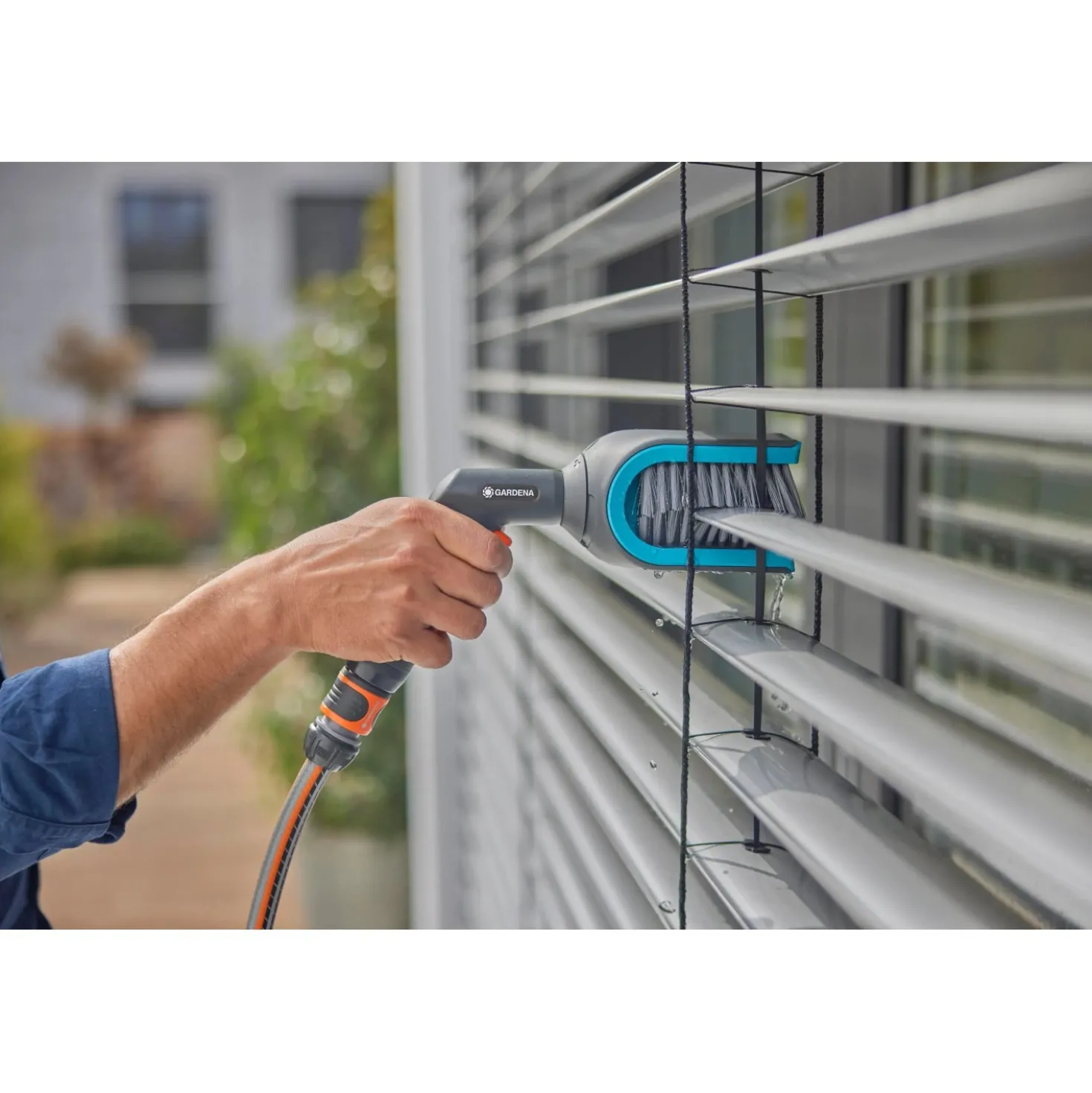Spazzola per veneziane Gardena Cleansystem con presa acqua grigio-turchese