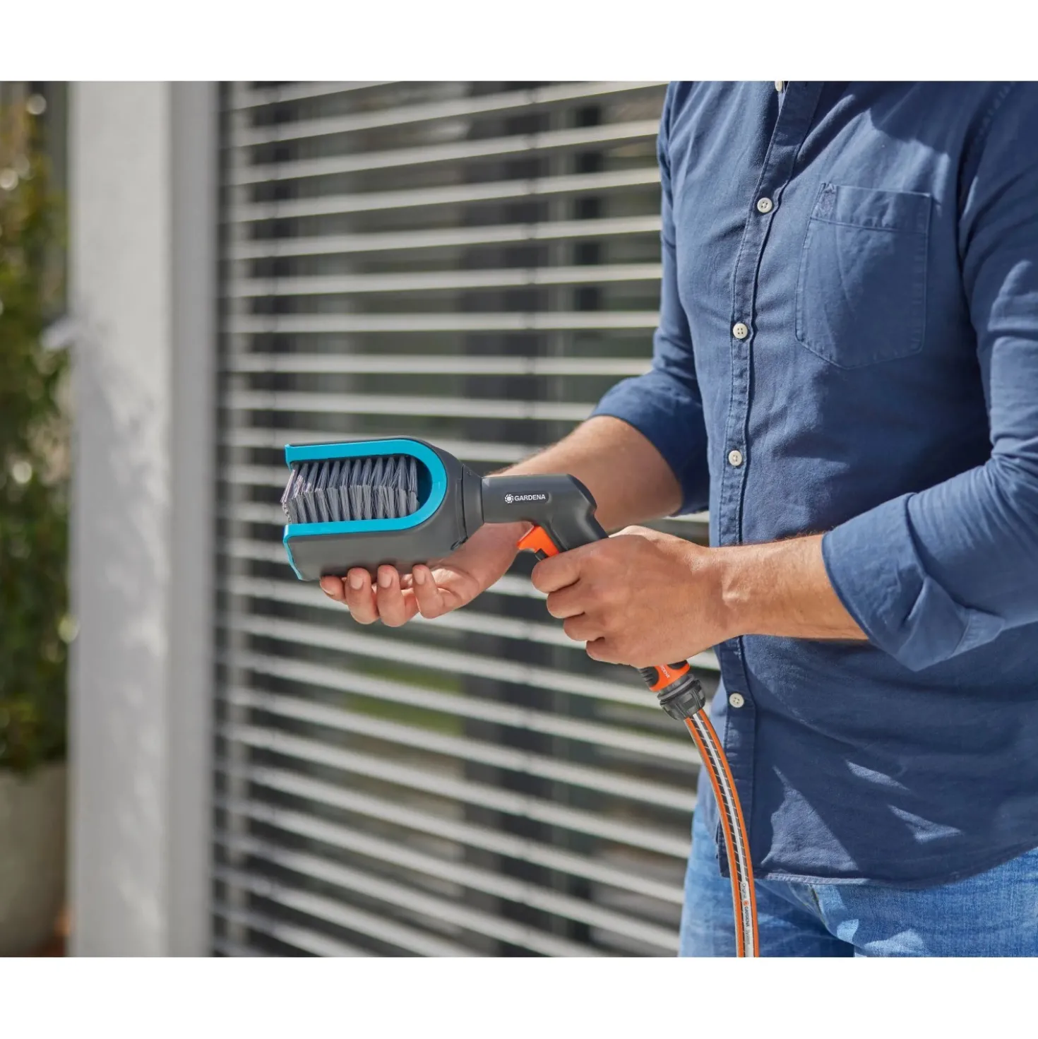 Spazzola per veneziane Gardena Cleansystem con presa acqua grigio-turchese