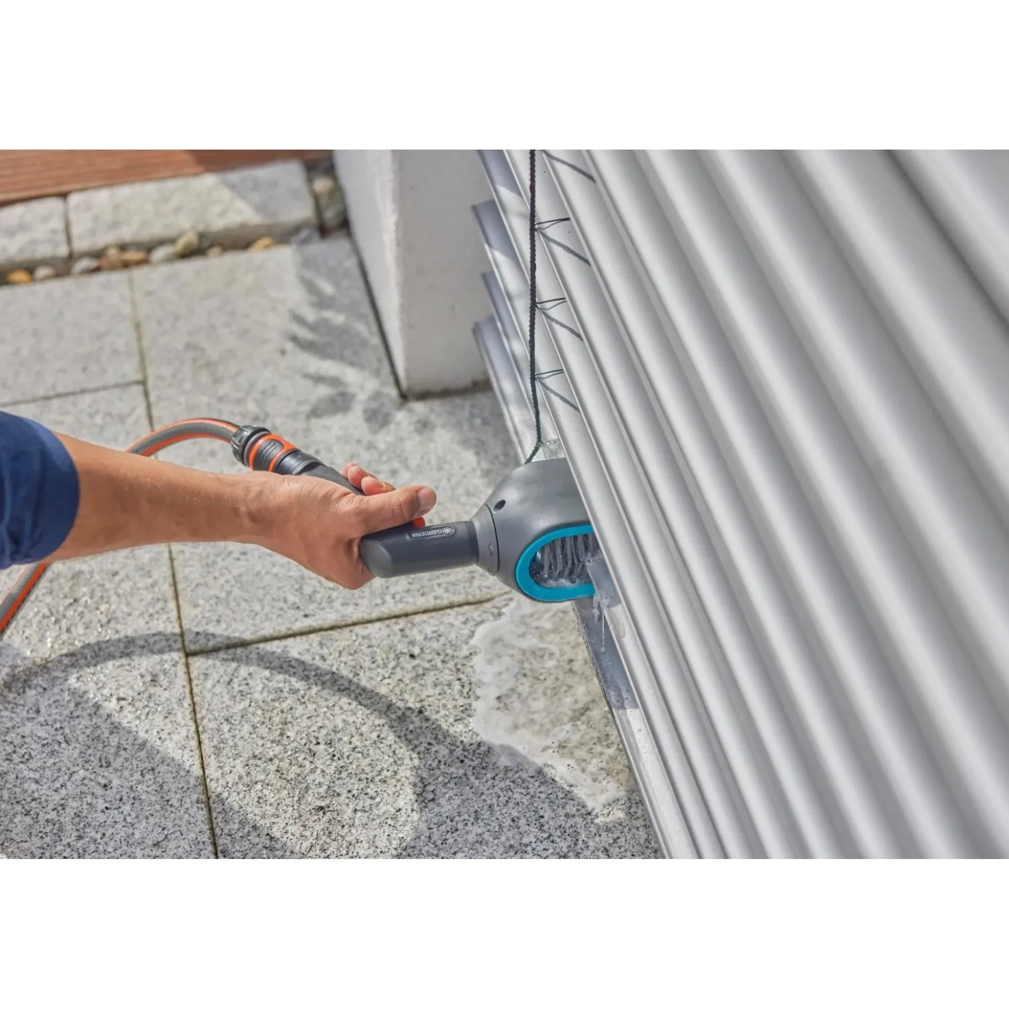 Spazzola per veneziane Gardena Cleansystem con presa acqua grigio-turchese