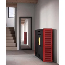 Stufa a pellet sottile ventilata canalizzabile Invicta Daglan Plus 8,3kW rosso