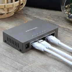 Switch rete Metronic 5 porte RJ45 alimentato 1 Gbit