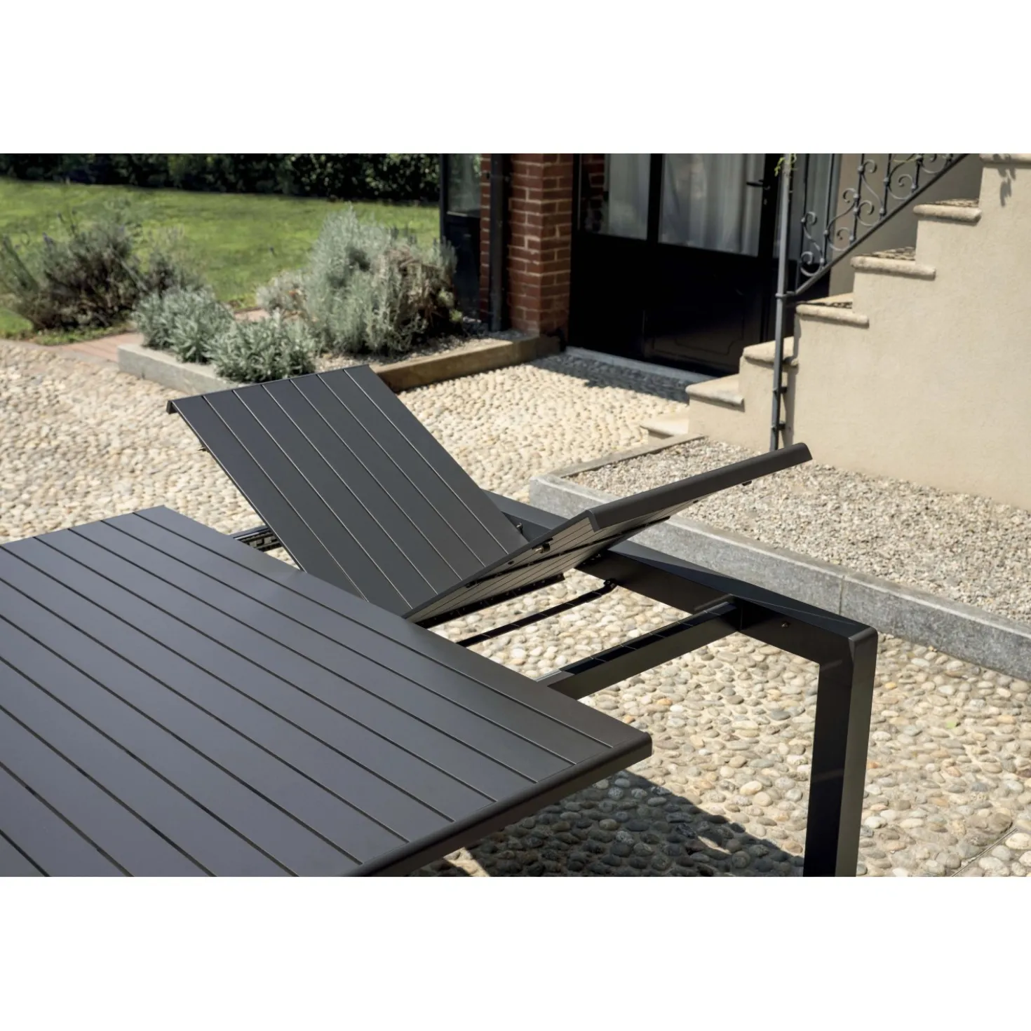 Tavolo allungabile da giardino in alluminio grigio scuro 100-150xH77 cm