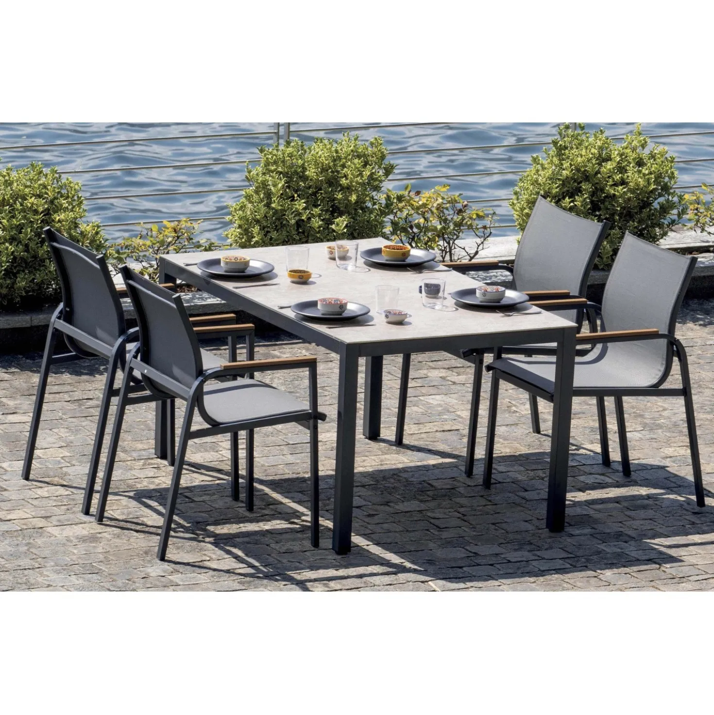 Tavolo e sedie da giardino in polywood nero 4 posti