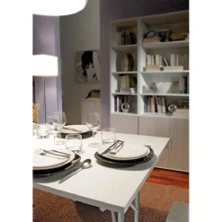 Tavolo pieghevole con gambe in metallo bianco