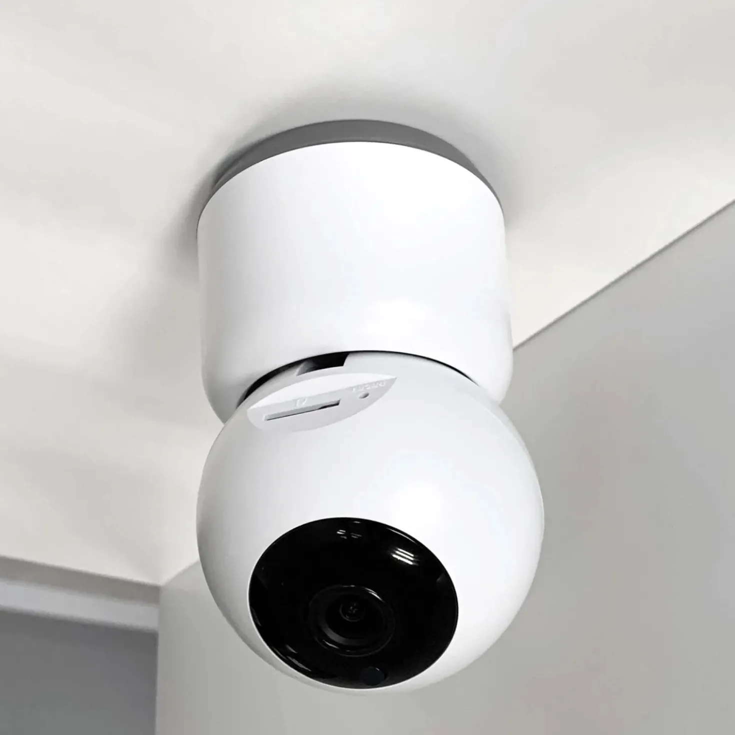 Telecamera Wi-Fi da interno motorizzata Avidsen HomeCam 3 2Mp