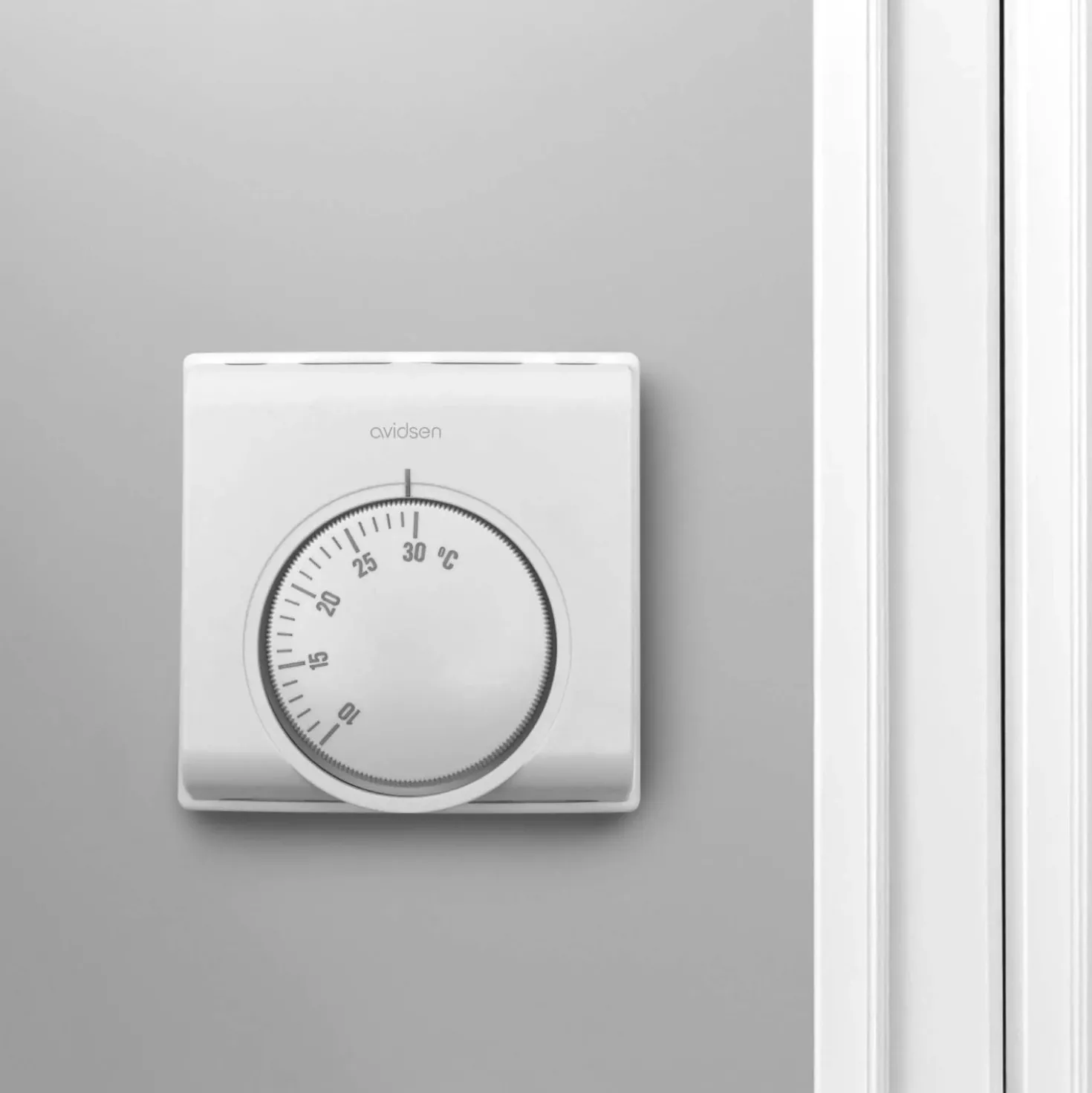 Termostato ambiente meccanico a rotella con interruttore On/Off Avidsen