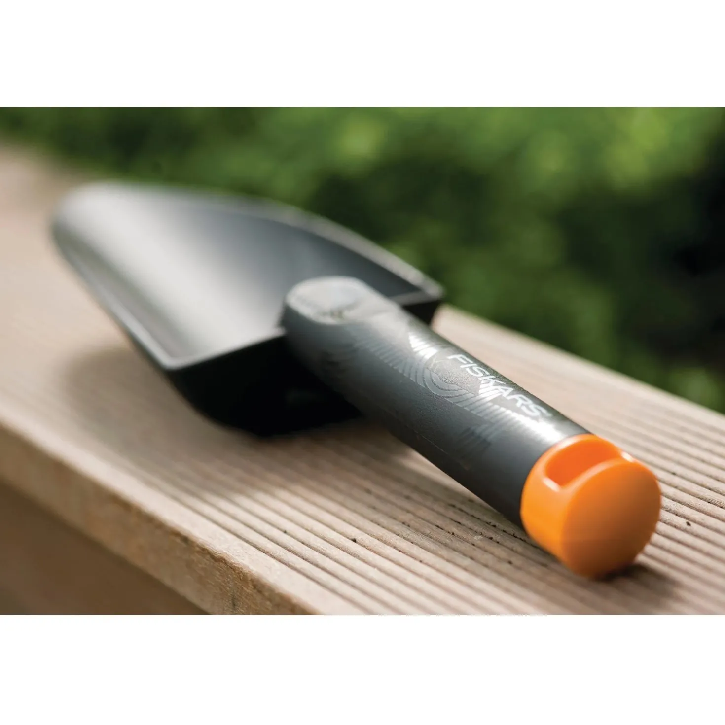 Trapiantatore Fiskars lama larga solid