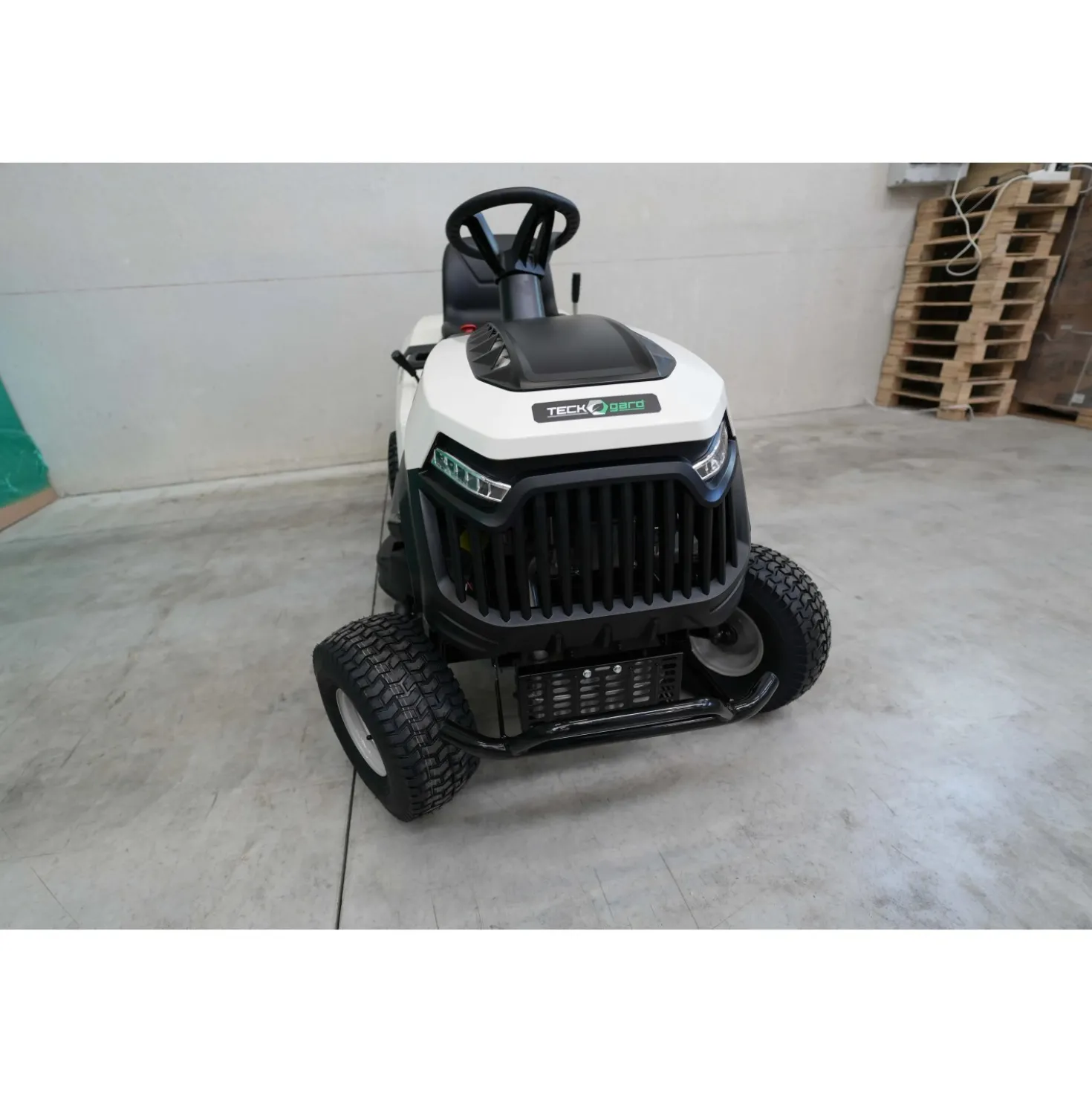 Trattorino tagliaerba a scoppio TECKGARD TGTR 8635M 352 CC